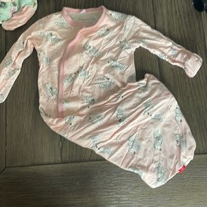 Magnetic me sleep sack with folder over mittens